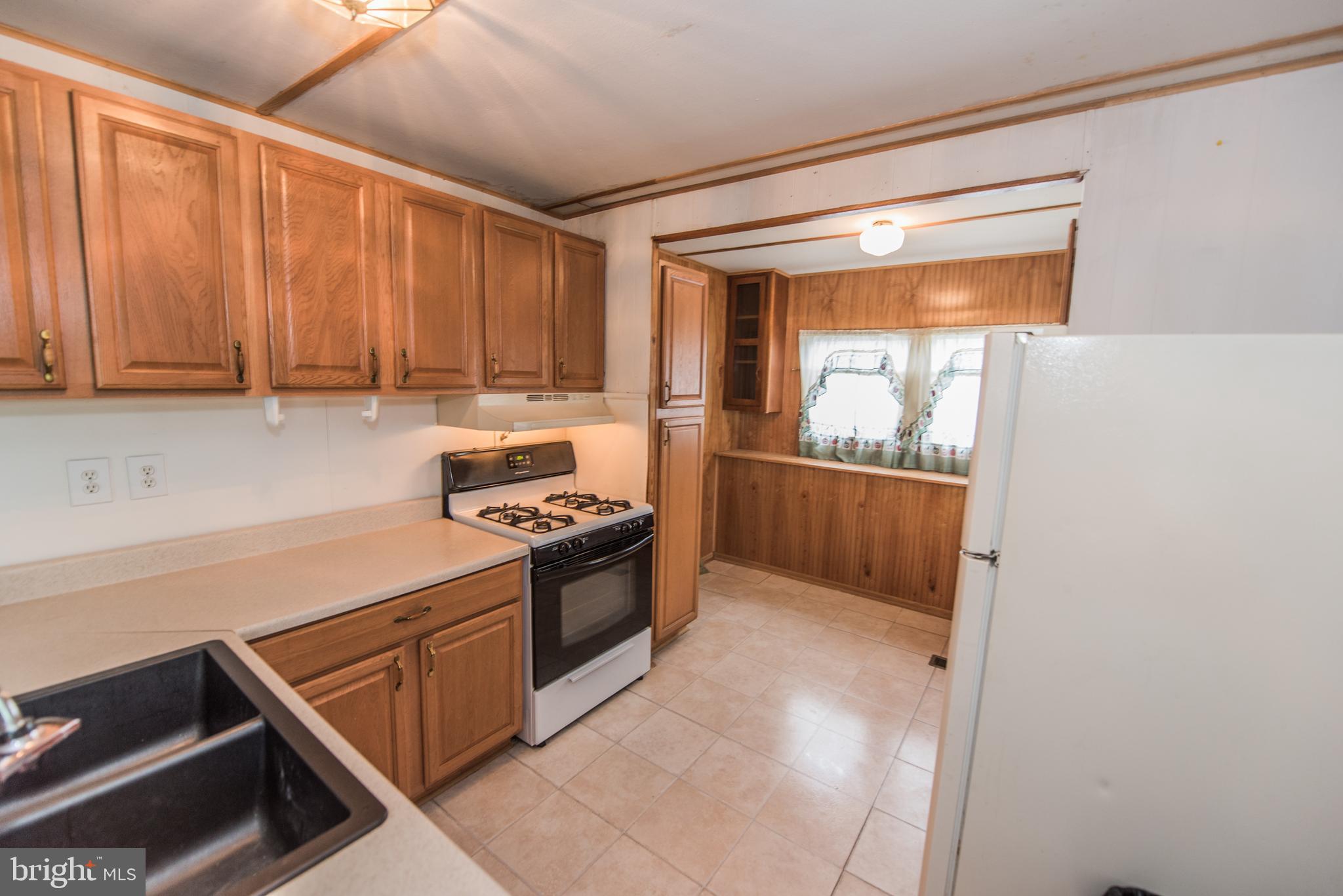 198 Packing House Road Berkeley Springs, WV 25411 - Photo 39 of 53 Kitchen