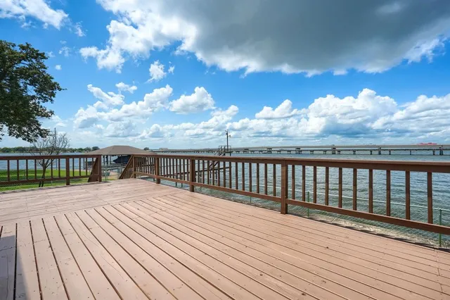 a house view with a outdoor space