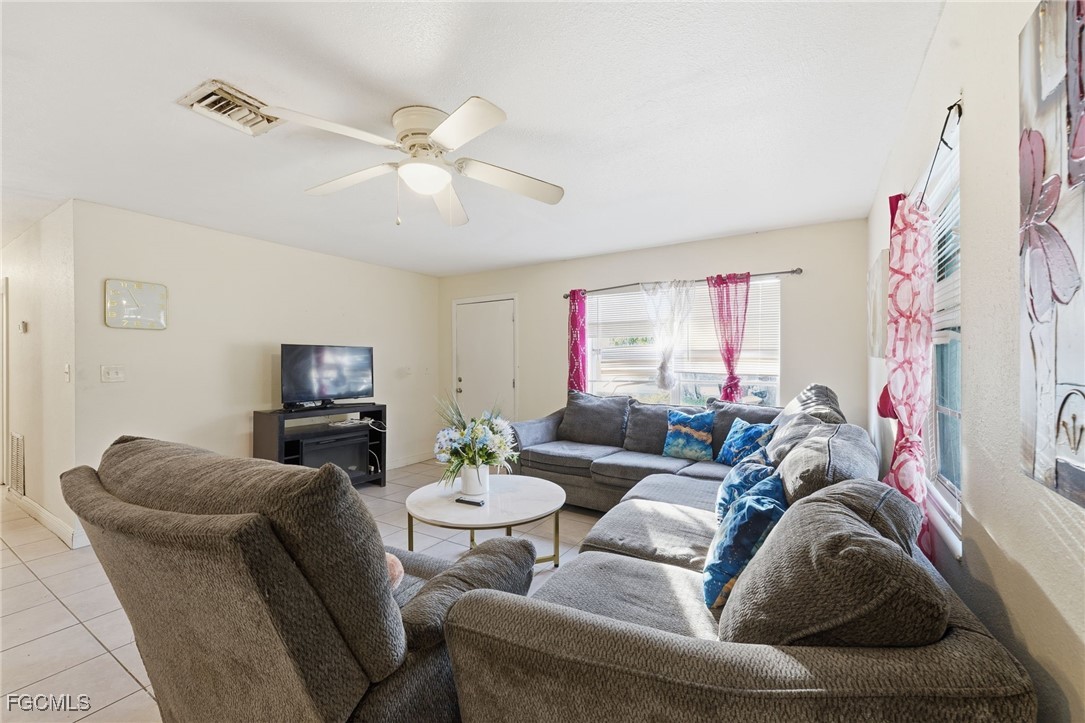 2505 Henderson Avenue Fort Myers, FL 33916 - Photo 6 of 18