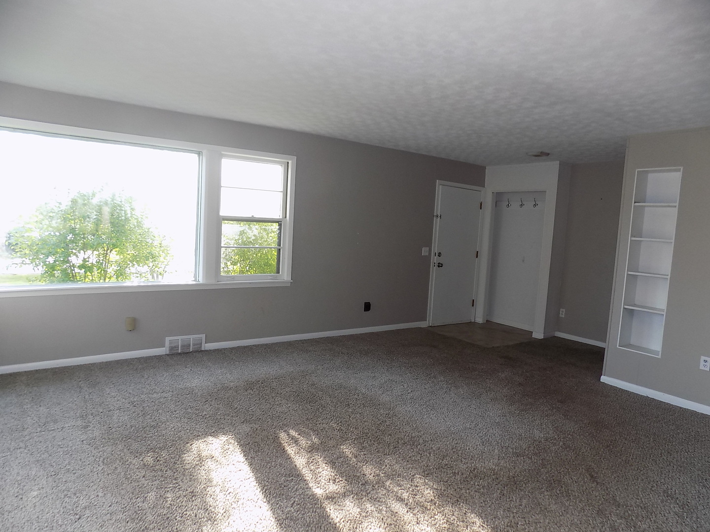 14439 Smith Road Lockport, IL 60441 - Photo 11 of 36
