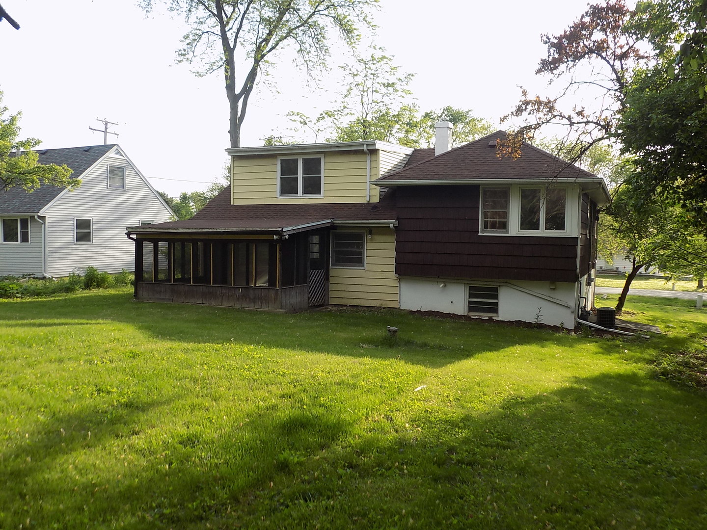 14439 Smith Road Lockport, IL 60441 - Photo 5 of 36