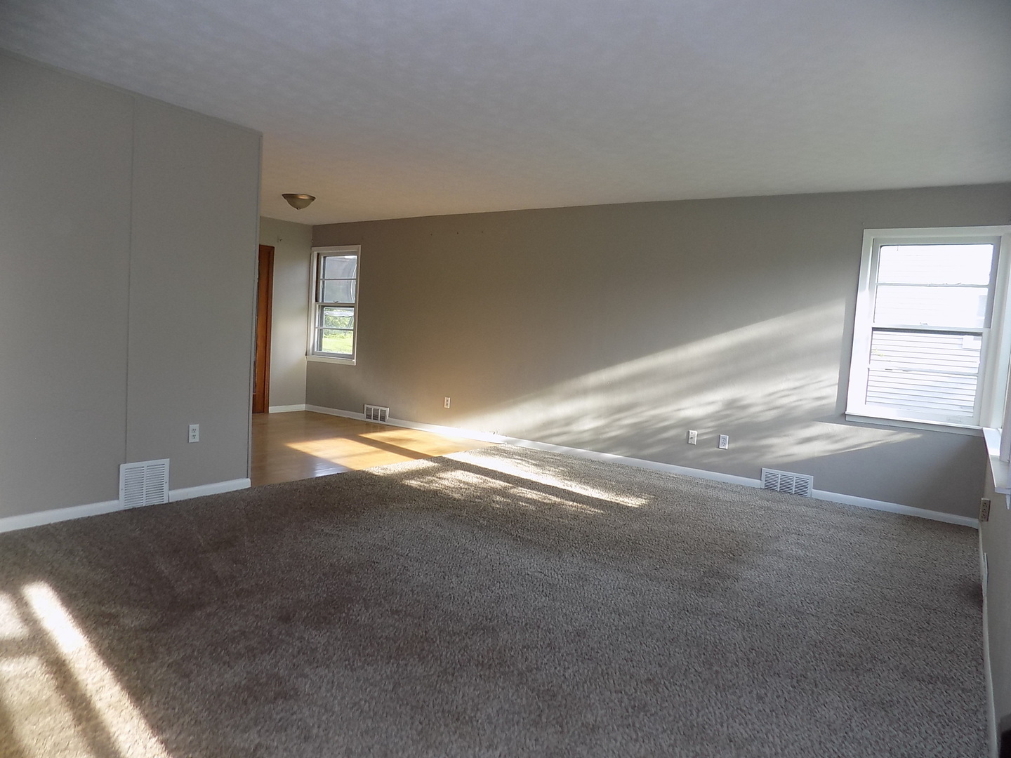 14439 Smith Road Lockport, IL 60441 - Photo 8 of 36