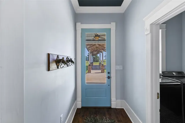 a view of an outdoor space