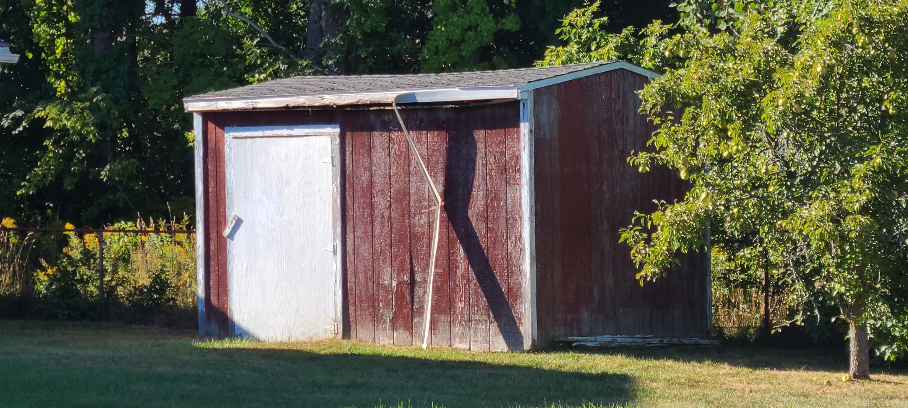 5985 Lakeshore Road Lexington, MI 48450 - Photo 10 of 38 12' X 10' SHED