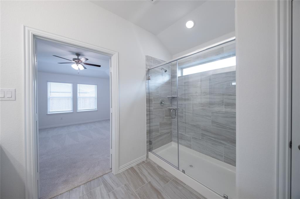 2525 Freeman Street Anna, TX 75409 - Photo 11 of 28 Primary Bathroom