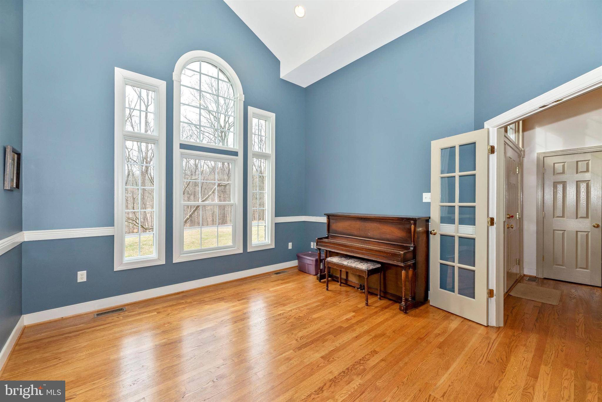 4340 Basford Road Frederick, MD 21703 - Photo 14 of 58 Vaulted Ceilings