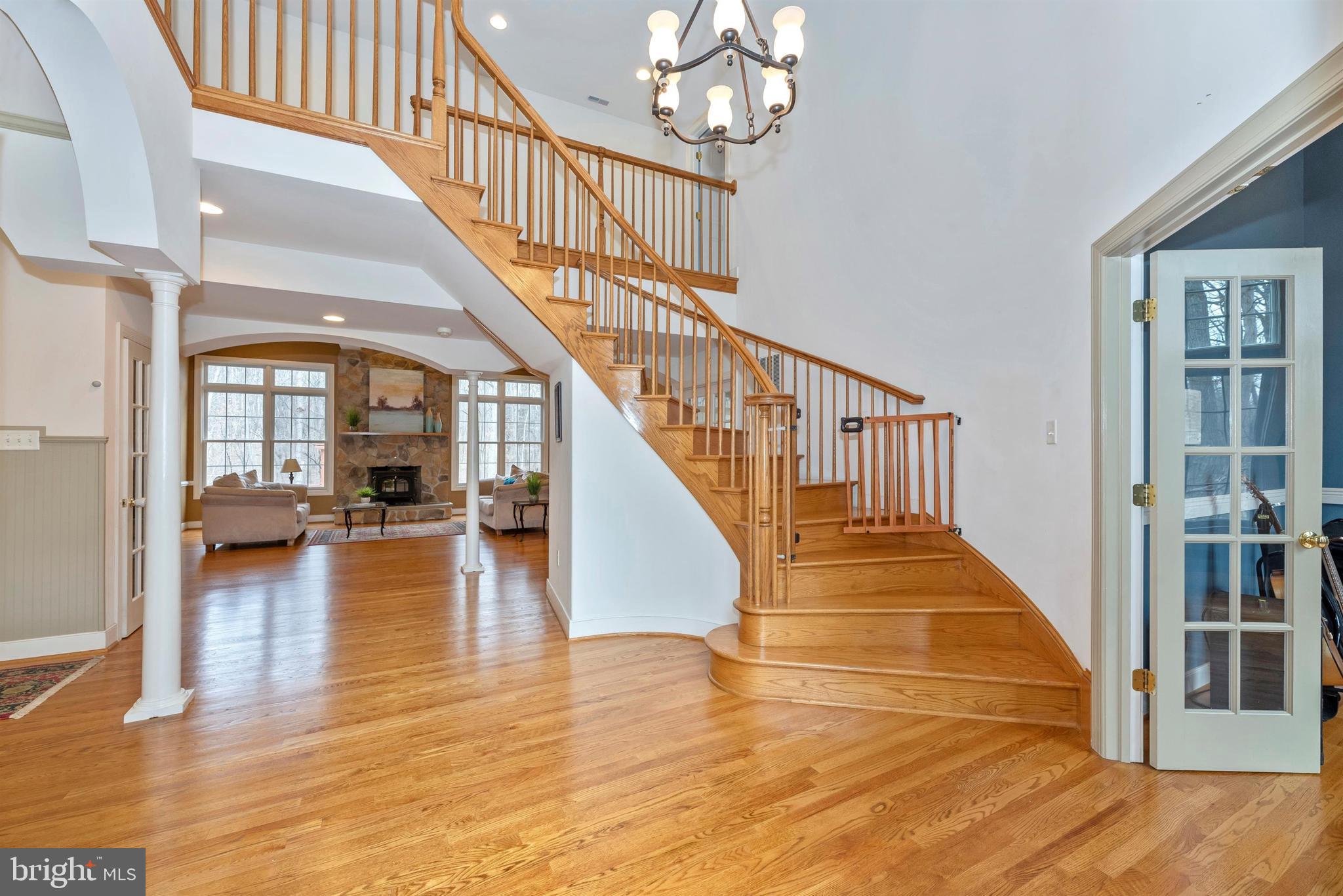 4340 Basford Road Frederick, MD 21703 - Photo 7 of 58 Magnificent Curved Staircase