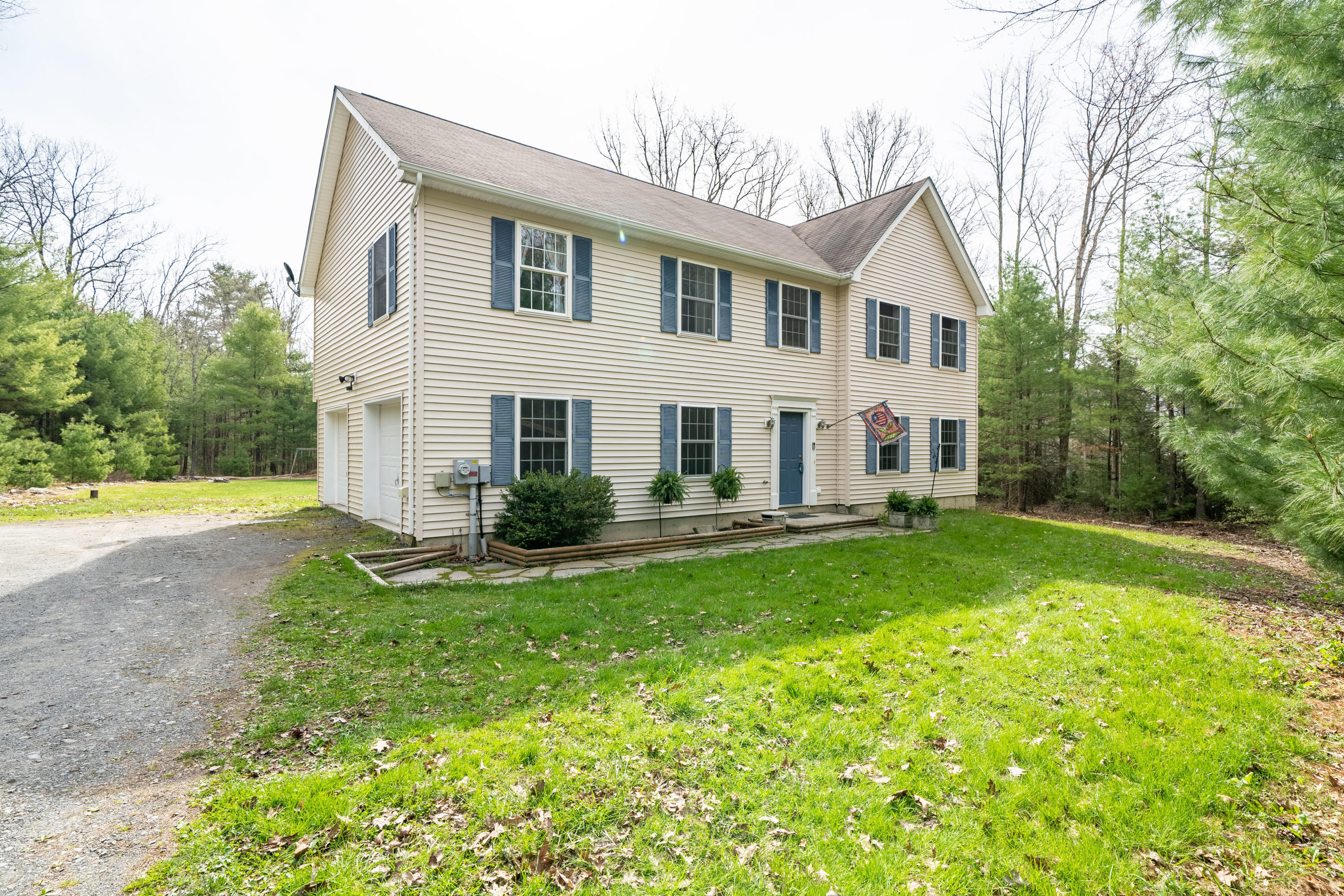 115 Foxtail Road Greeley, PA 18425 - Photo 5 of 37 Front of House