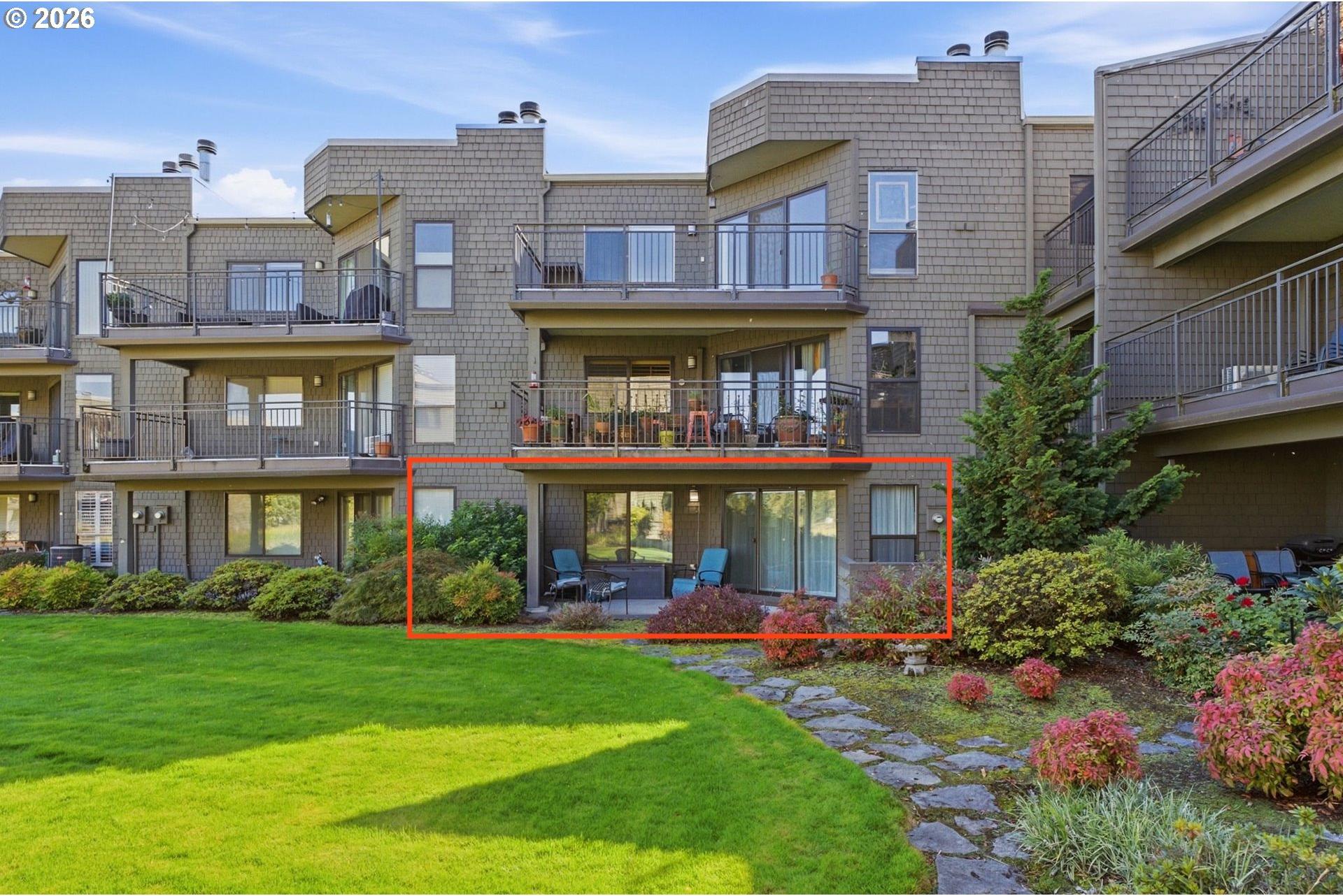 5630 South Riverside Lane, Unit 7 Portland, OR 97239 - Photo 1 of 40 Gallery Image 1