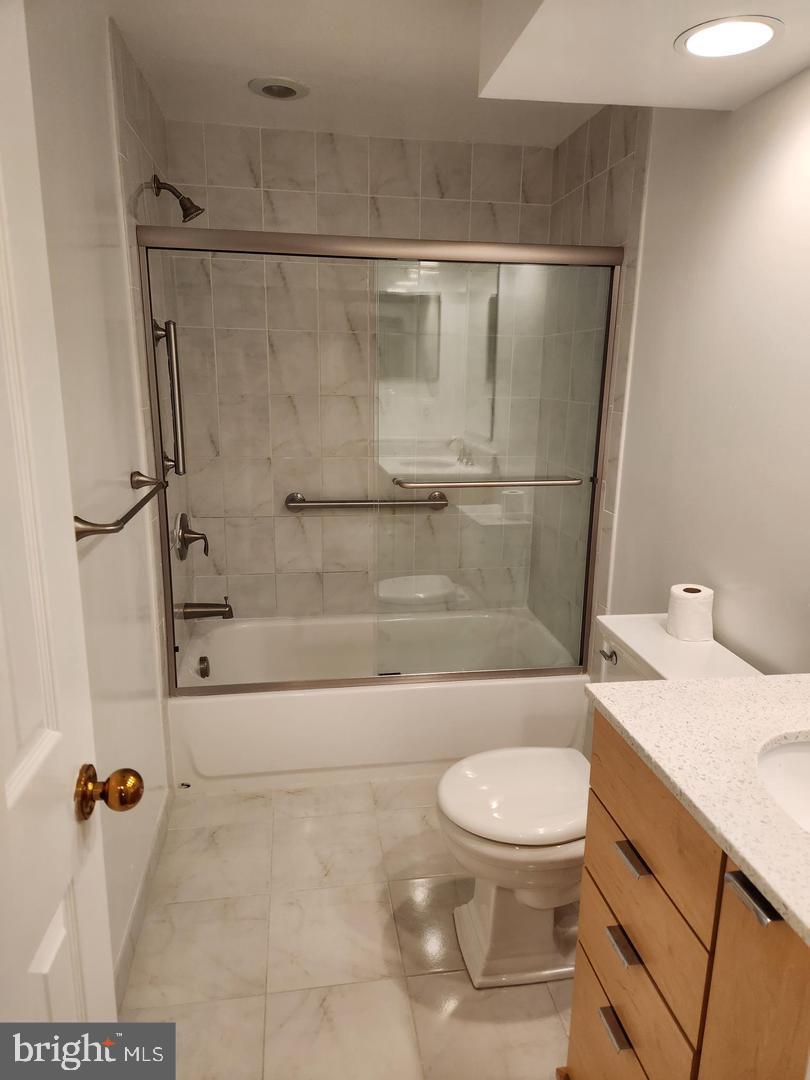 2725 Connecticut Avenue Northwest, Unit 406 Washington, DC 20008 - Photo 18 of 24 a bathroom with a toilet and a shower