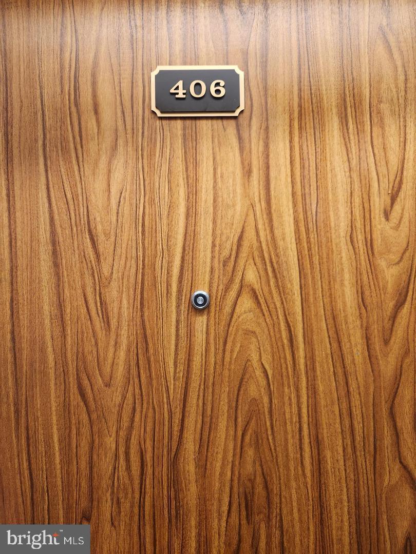 2725 Connecticut Avenue Northwest, Unit 406 Washington, DC 20008 - Photo 2 of 24 a view of a entryway