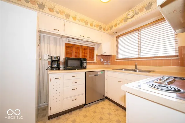 $280,000 | 21 South Dawn Drive, Franklin, IN 46131