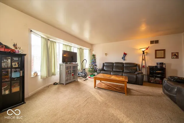 $280,000 | 21 South Dawn Drive, Franklin, IN 46131