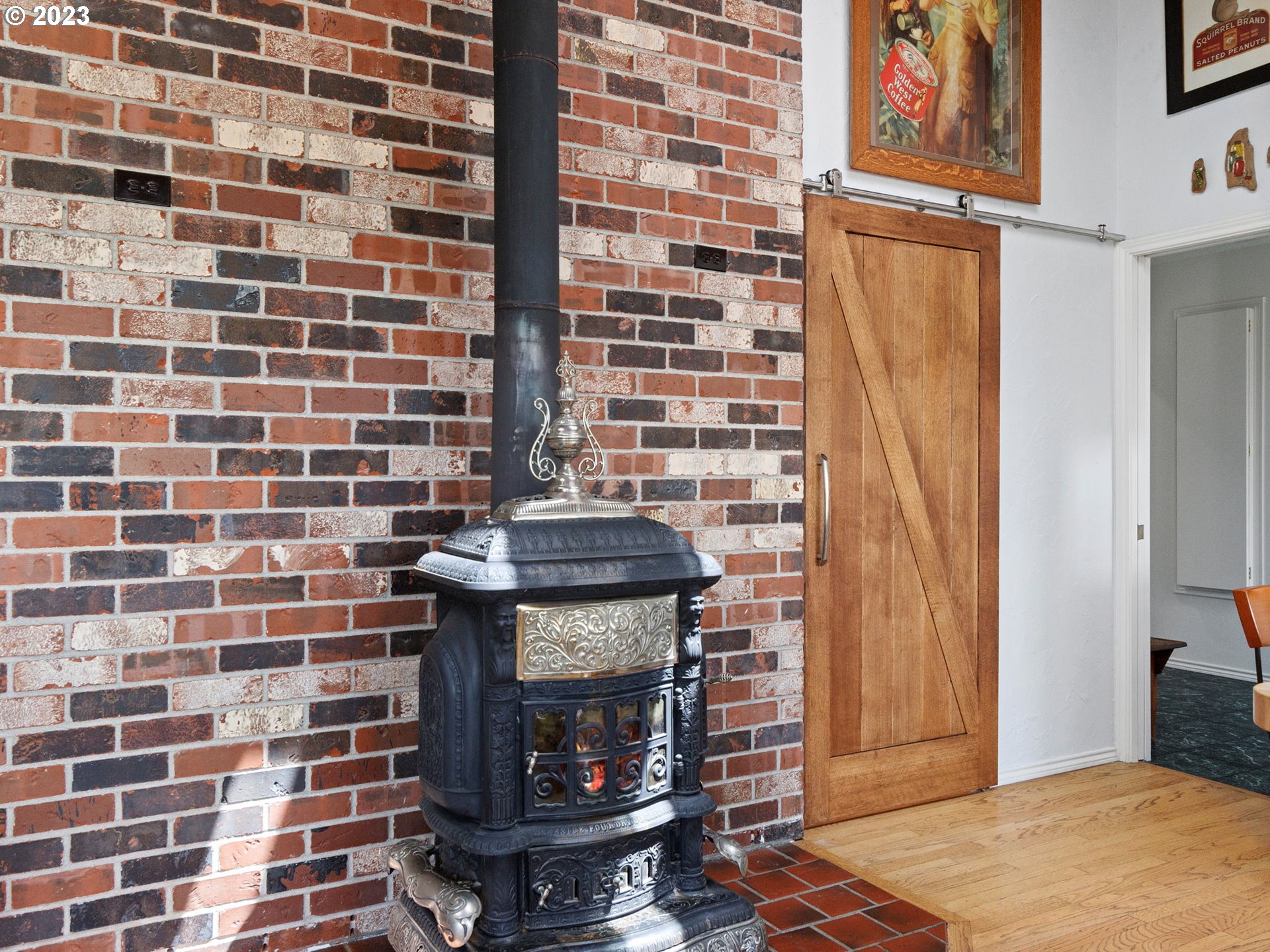 29600 South Dryland Road Canby, OR 97013 - Photo 14 of 48 a brick building with a sink
