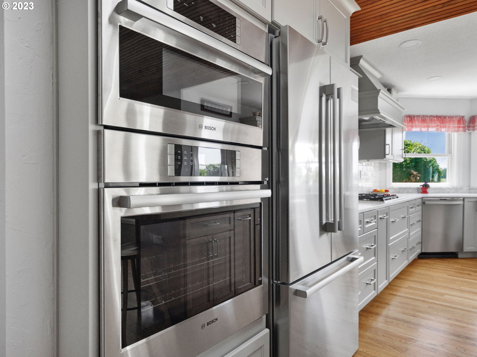 29600 South Dryland Road Canby, OR 97013 - Photo 17 of 48 a kitchen with stainless steel appliances granite countertop a refrigerator and a sink