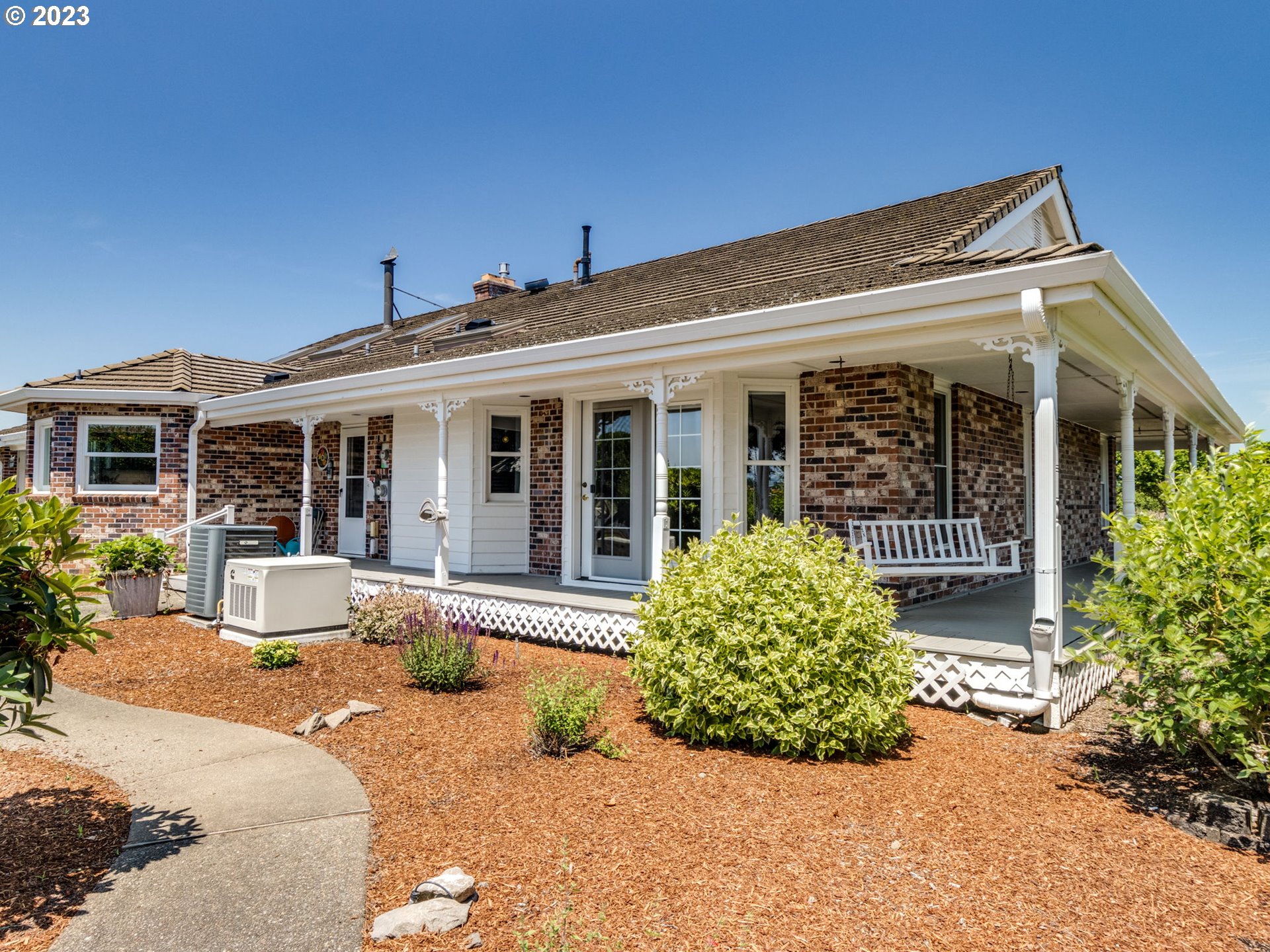 29600 South Dryland Road Canby, OR 97013 - Photo 5 of 48 front view of a house with a outdoor space