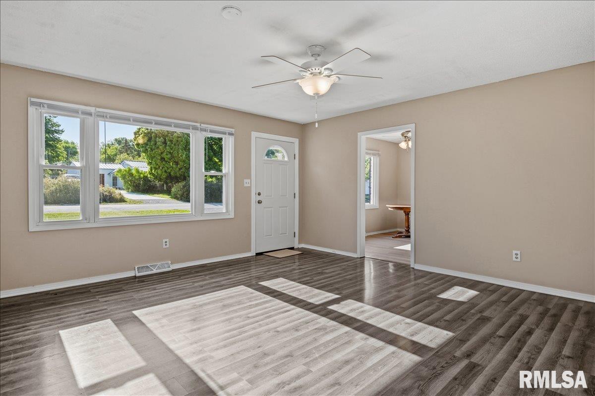 321 Park Street Rochester, IL 62563 - Photo 8 of 35 Gallery Image 8