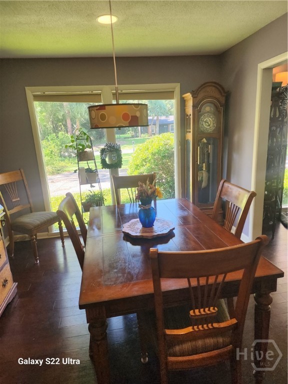 207 Devonshire Road Savannah, GA 31410 - Photo 7 of 13 dining room