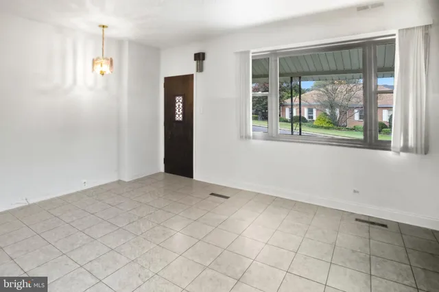 $275,000 | 3024 Oley Turnpike Road, Reading, PA 19606