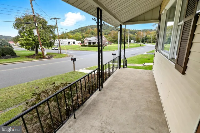 $275,000 | 3024 Oley Turnpike Road, Reading, PA 19606