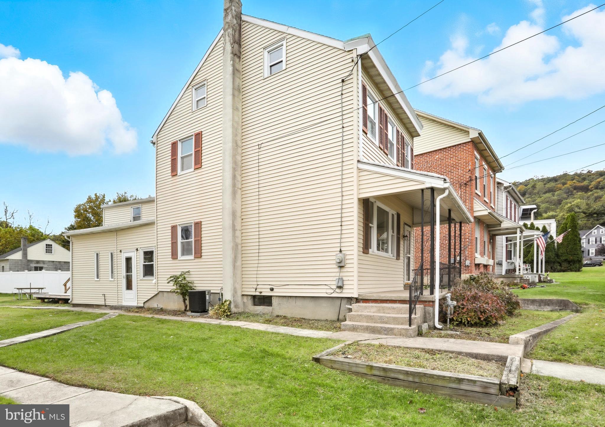 3024 Oley Turnpike Road Reading, PA 19606 - Photo 4 of 33