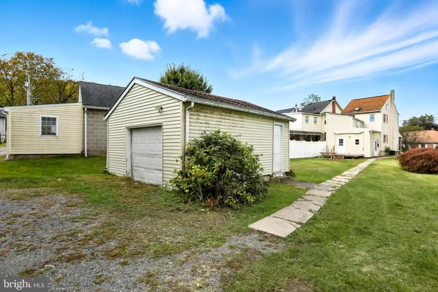 $275,000 | 3024 Oley Turnpike Road, Reading, PA 19606