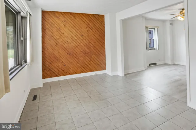 $275,000 | 3024 Oley Turnpike Road, Reading, PA 19606