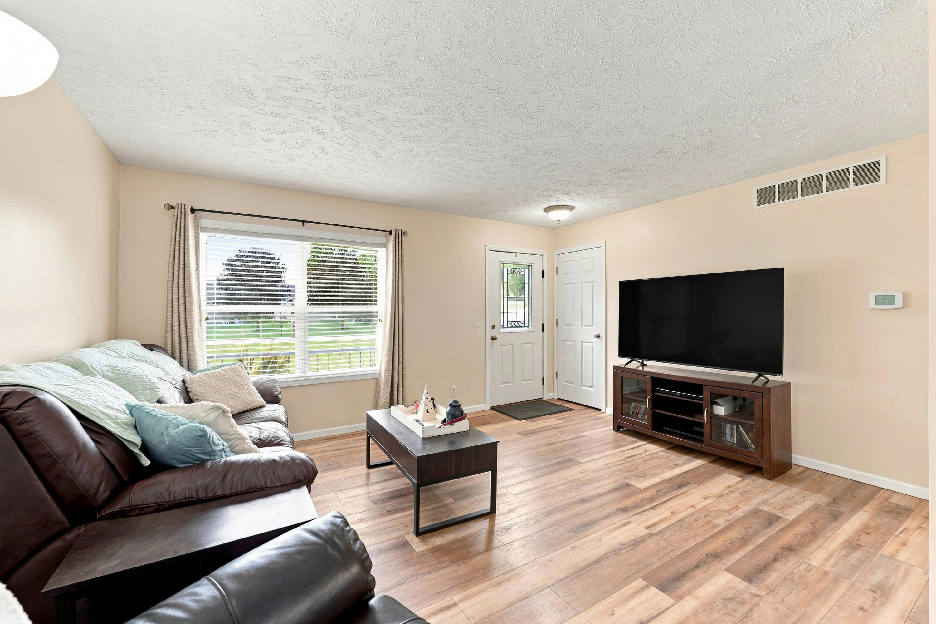 54241 Ridgeview Circle Paw Paw, MI 49079 - Photo 4 of 33 54241 Ridgeview Court Paw Paw (2)