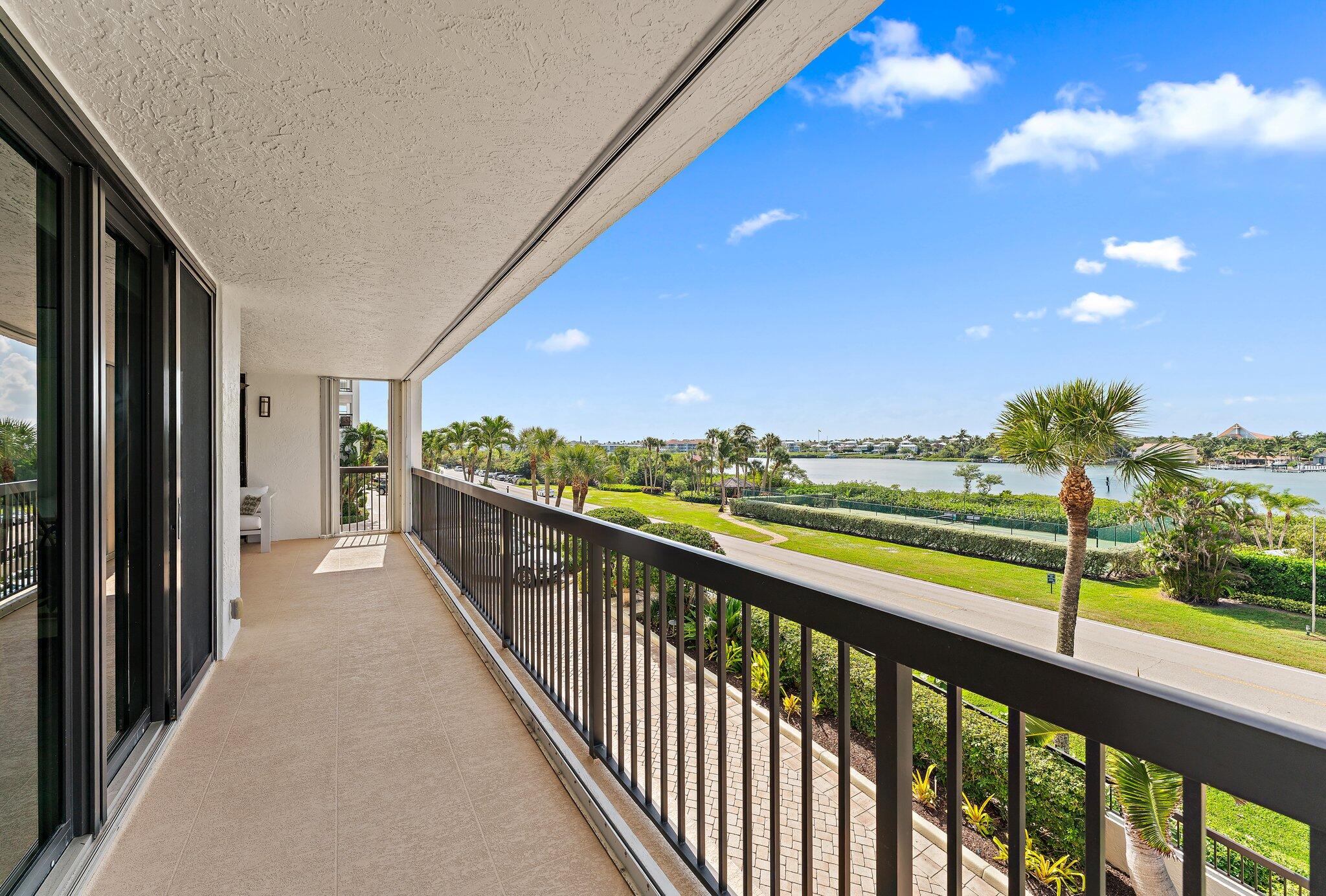 19670 South Beach Road, Unit B303 Jupiter, FL 33469 - Photo 23 of 104 a view of balcony with city view