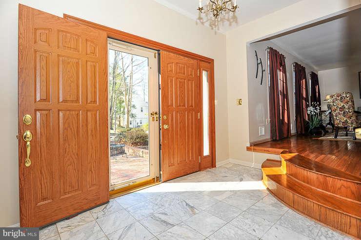 7801 Cliffside Court Springfield, VA 22153 - Photo 2 of 30 a view of a room with painted walls