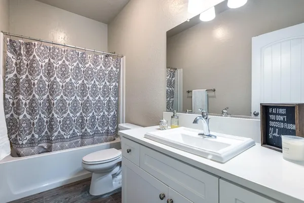 $500,000 | 6157 East Garland Avenue, Fresno, CA 93727