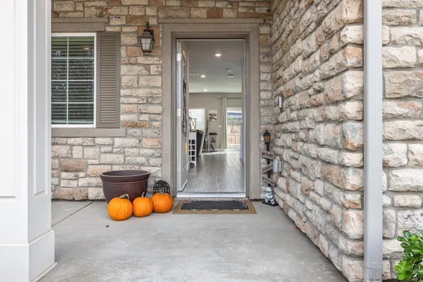 $500,000 | 6157 East Garland Avenue, Fresno, CA 93727