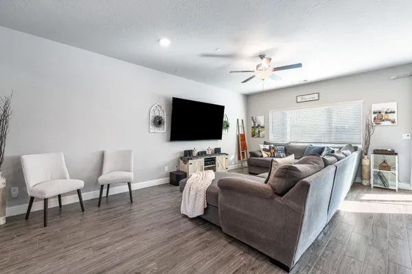 $500,000 | 6157 East Garland Avenue, Fresno, CA 93727