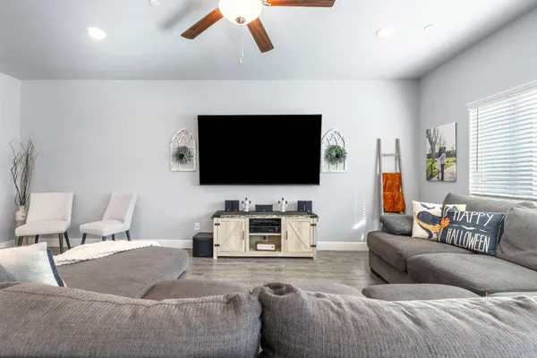 $500,000 | 6157 East Garland Avenue, Fresno, CA 93727