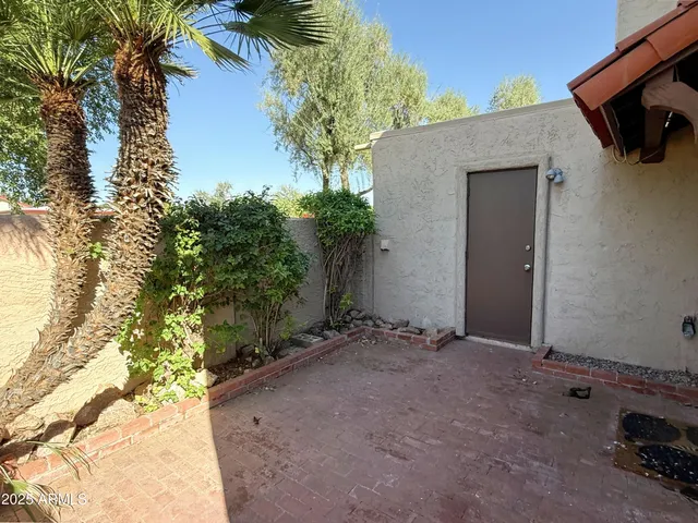 $1,695 | 8125 East Glenrosa Avenue, Scottsdale, AZ 85251