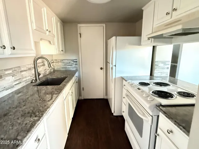 $1,695 | 8125 East Glenrosa Avenue, Scottsdale, AZ 85251