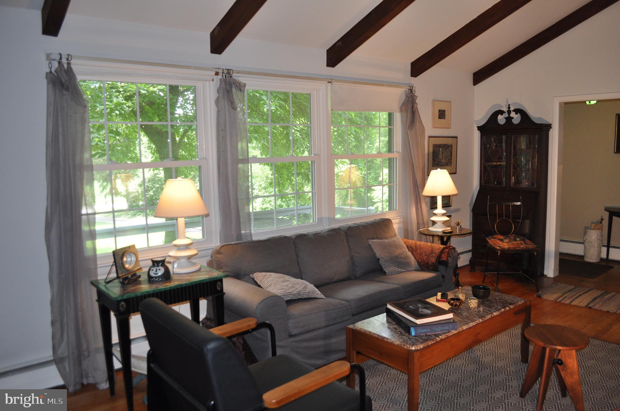 1206 Belfast Road Sparks, MD 21152 - Photo 11 of 47 Living room