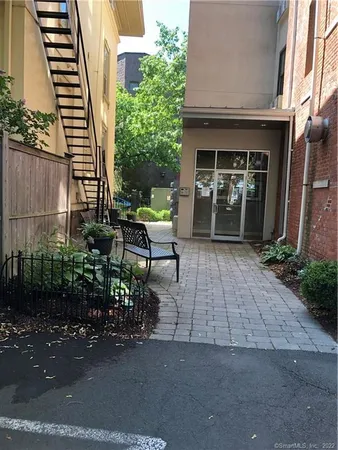 $475,000 | 629 Chapel Street, Unit 2B, New Haven, CT 06511