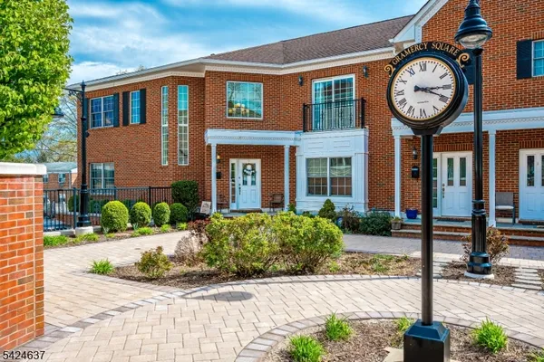 $1,049,999 | 197 Amboy Avenue, Metuchen, NJ 08840