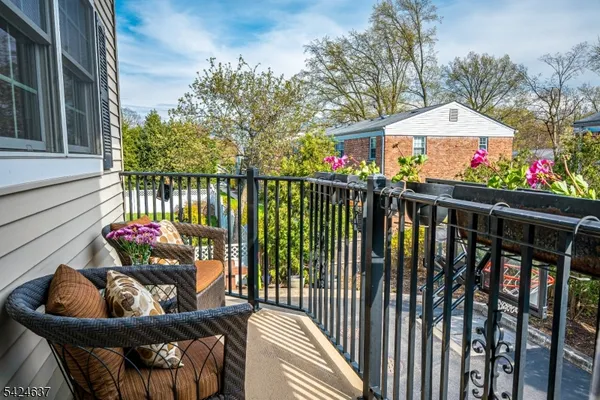 $1,049,999 | 197 Amboy Avenue, Metuchen, NJ 08840