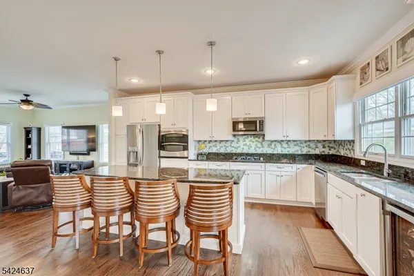 $1,049,999 | 197 Amboy Avenue, Metuchen, NJ 08840