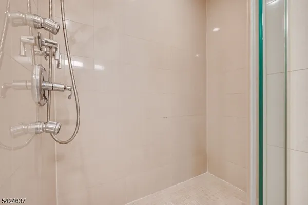 $1,049,999 | 197 Amboy Avenue, Metuchen, NJ 08840