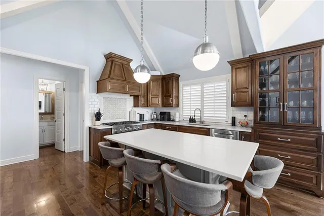 $849,000 | 7874 Howe Circle, Prairie Village, KS 66208