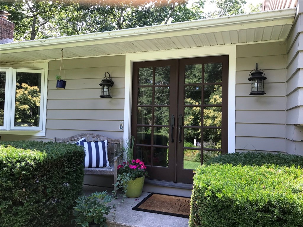 372 Post Road Westerly, RI 02891 - Photo 4 of 49