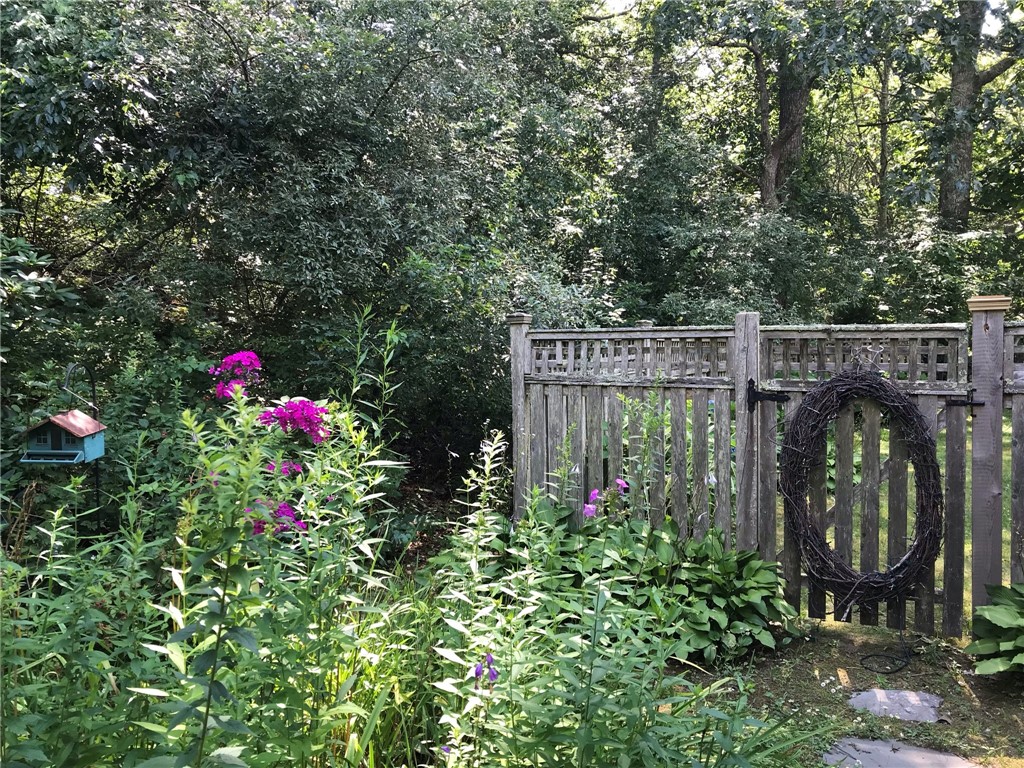 372 Post Road Westerly, RI 02891 - Photo 7 of 49