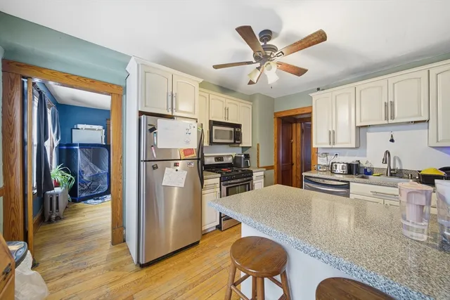 $379,900 | 571-573 Carew Street, Springfield, MA 01104