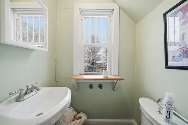 $379,900 | 571-573 Carew Street, Springfield, MA 01104