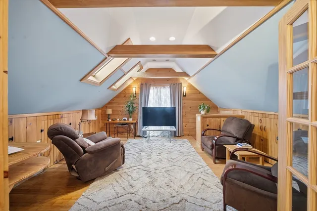 $379,900 | 571-573 Carew Street, Springfield, MA 01104