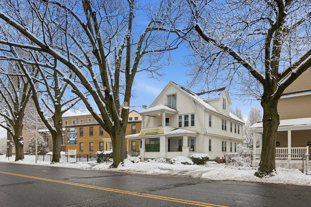 $379,900 | 571-573 Carew Street, Springfield, MA 01104
