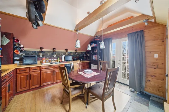 $379,900 | 571-573 Carew Street, Springfield, MA 01104